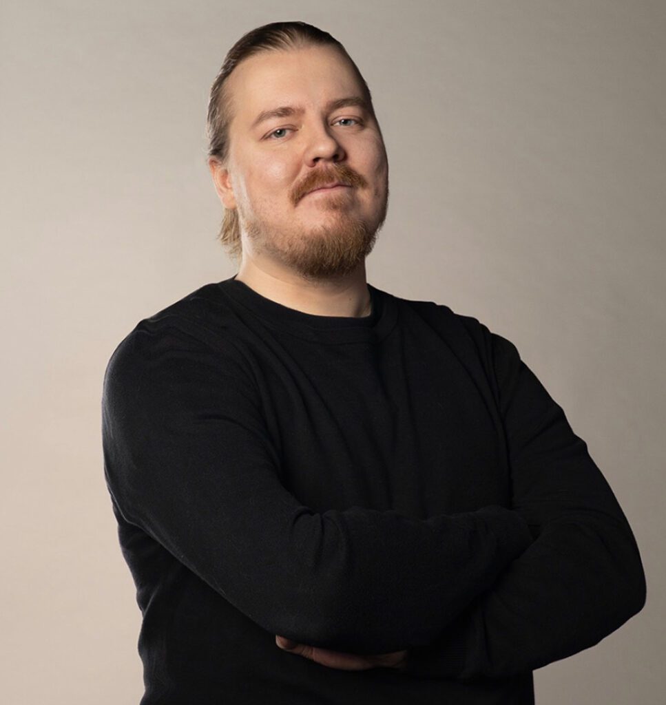 Luoteis-Helsingin musiikkiopiston pianon toimenhaltija Iiro Pulkkinen